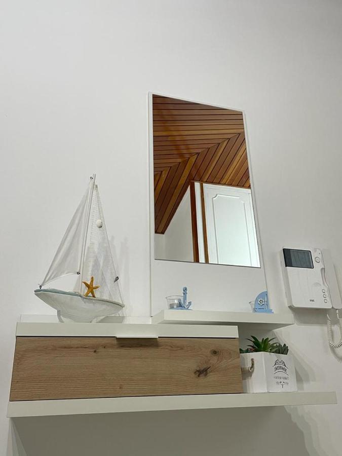 The White Sail - Mondello Apartment With Terrace - Casa Di Vincenzo E Andrea Eksteriør billede